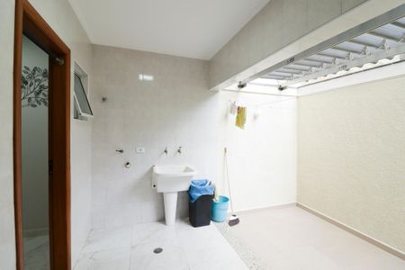 Casa à venda com 136m², 3 quartos e 2 vagasÁrea de Serviço