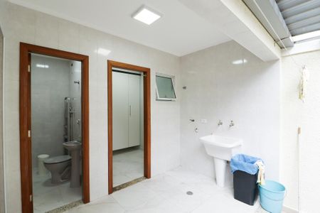 Casa à venda com 136m², 3 quartos e 2 vagasÁrea de Serviço