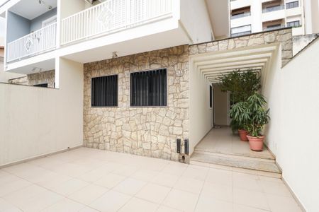 Casa à venda com 136m², 3 quartos e 2 vagasÁrea Privativa