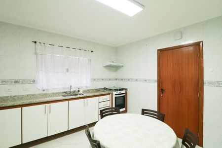 Casa à venda com 136m², 3 quartos e 2 vagasCozinha