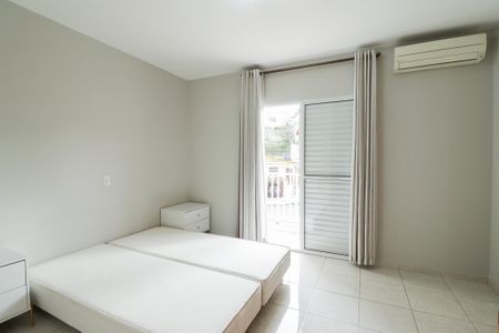 Casa à venda com 136m², 3 quartos e 2 vagasSuíte