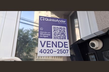 Apartamento à venda com 144m², 4 quartos e 3 vagas Apartamento à venda com 144m², 4 quartos e 3 vagasFachada e placa