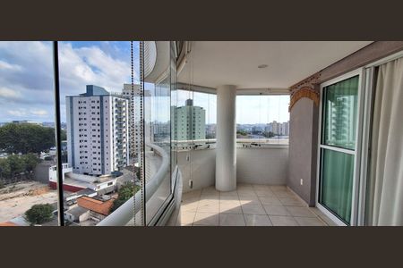 Apartamento à venda com 144m², 4 quartos e 3 vagas Apartamento à venda com 144m², 4 quartos e 3 vagasVaranda gourmet