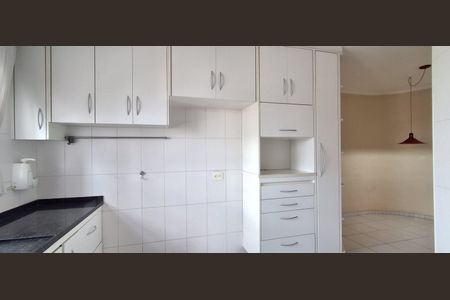 Apartamento à venda com 144m², 4 quartos e 3 vagas Apartamento à venda com 144m², 4 quartos e 3 vagasCozinha
