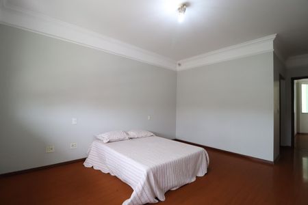 Casa para alugar com 456m², 7 quartos e 5 vagasBanheiro da Suíte 2