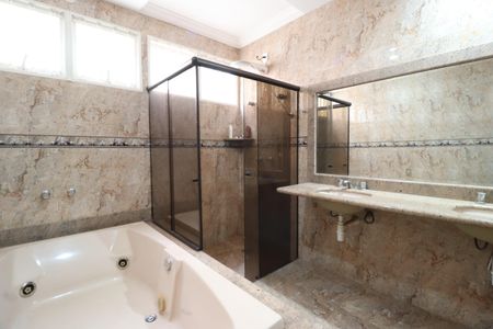 Casa para alugar com 456m², 7 quartos e 5 vagasBanheiro da Suíte 2