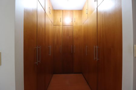 Casa para alugar com 456m², 7 quartos e 5 vagasCloset da Suíte 2