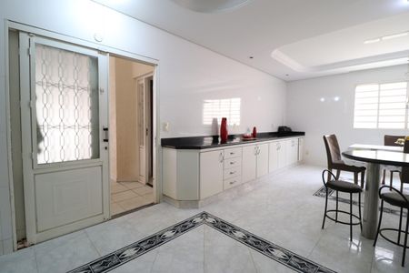 Casa para alugar com 456m², 7 quartos e 5 vagasCozinha