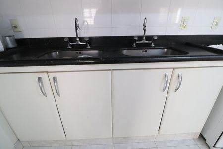 Casa para alugar com 456m², 7 quartos e 5 vagasCozinha