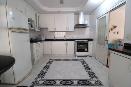 Casa para alugar com 456m², 7 quartos e 5 vagasCozinha