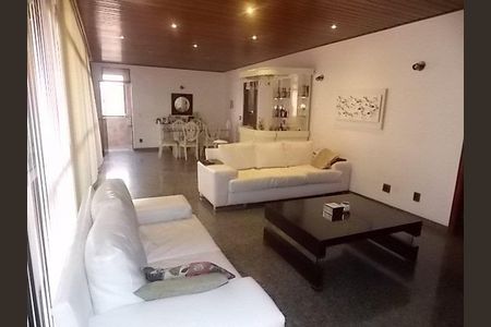 Casa à venda com 449m², 3 quartos e 4 vagas