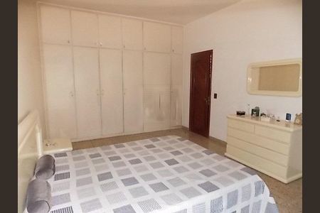 Casa à venda com 449m², 3 quartos e 4 vagas