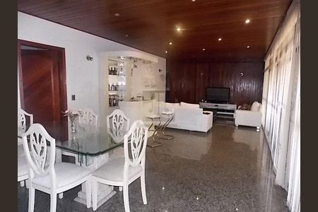 Casa à venda com 449m², 3 quartos e 4 vagas