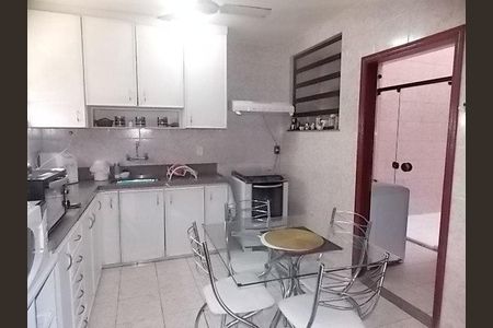 Casa à venda com 449m², 3 quartos e 4 vagas