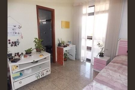 Casa à venda com 449m², 3 quartos e 4 vagas