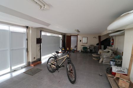 Casa à venda com 707m², 6 quartos e 4 vagasGaragem