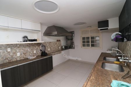 Casa à venda com 707m², 6 quartos e 4 vagasCozinha