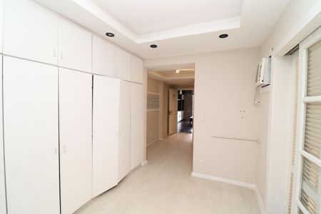 Casa à venda com 707m², 6 quartos e 4 vagasSuíte 1