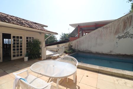 Casa à venda com 707m², 6 quartos e 4 vagasÁrea da piscina