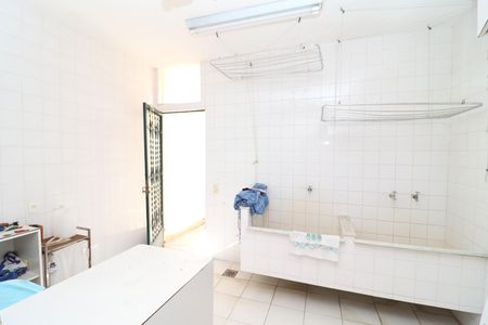 Casa à venda com 707m², 6 quartos e 4 vagasLavanderia