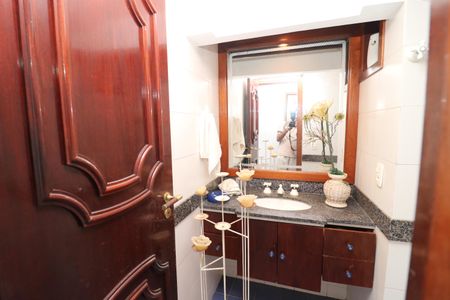 Casa à venda com 707m², 6 quartos e 4 vagasLavabo