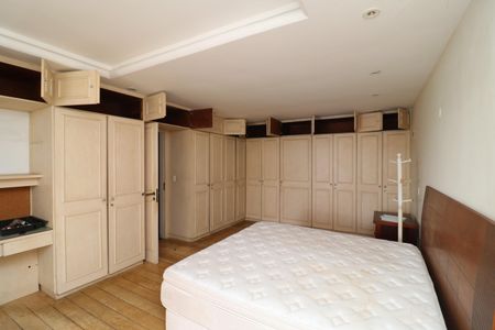 Casa à venda com 707m², 6 quartos e 4 vagasSuíte 3