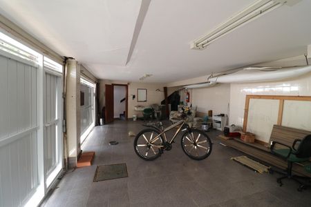 Casa à venda com 707m², 6 quartos e 4 vagasGaragem