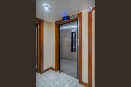 Apartamento à venda com 41m², 1 quarto e sem vagaElevador