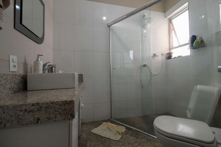 Casa à venda com 137m², 3 quartos e 4 vagas