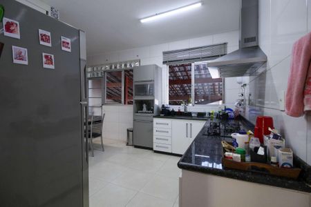 Casa à venda com 137m², 3 quartos e 4 vagas