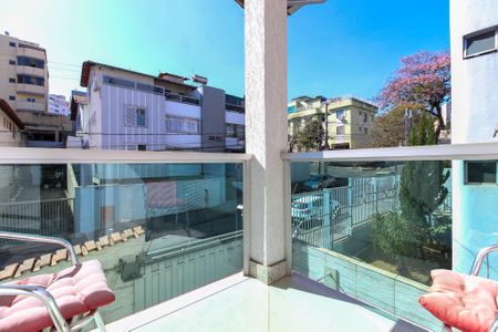 Casa à venda com 137m², 3 quartos e 4 vagas