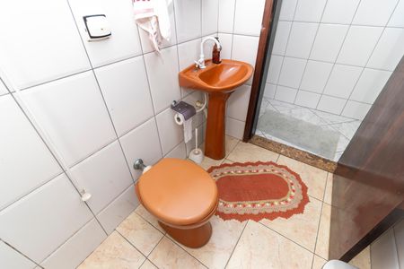 Casa à venda com 150m², 4 quartos e 2 vagas Casa à venda com 150m², 4 quartos e 2 vagasBanheiro Social