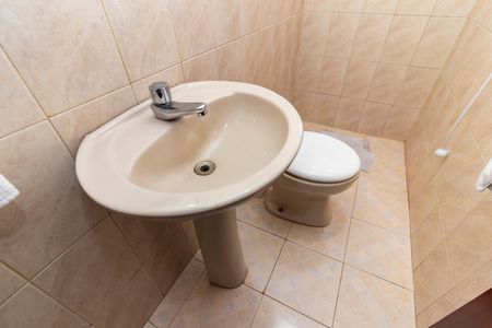 Casa à venda com 150m², 4 quartos e 2 vagas Casa à venda com 150m², 4 quartos e 2 vagasBanheiro Superior