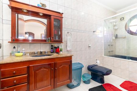 Casa à venda com 150m², 4 quartos e 2 vagas Casa à venda com 150m², 4 quartos e 2 vagasBanheiro da Suíte