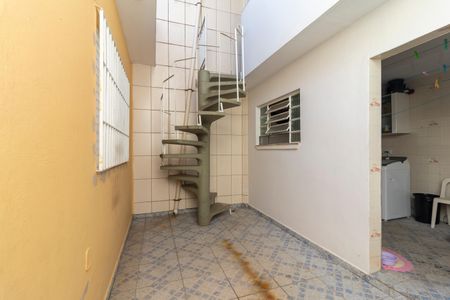 Casa à venda com 150m², 4 quartos e 2 vagas Casa à venda com 150m², 4 quartos e 2 vagasQuintal