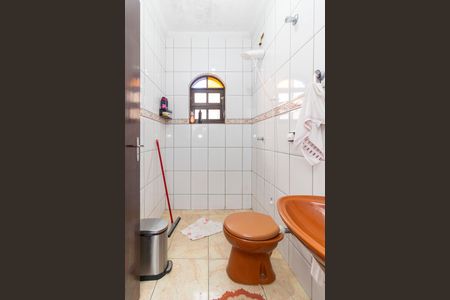 Casa à venda com 150m², 4 quartos e 2 vagas Casa à venda com 150m², 4 quartos e 2 vagasBanheiro Social