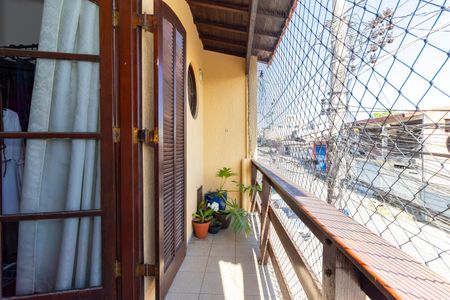 Casa à venda com 150m², 4 quartos e 2 vagas Casa à venda com 150m², 4 quartos e 2 vagasVaranda Suíte