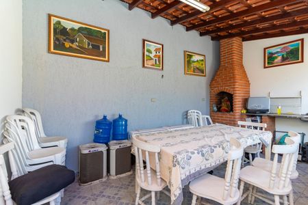 Casa à venda com 150m², 4 quartos e 2 vagas Casa à venda com 150m², 4 quartos e 2 vagasEspaço Gourmet