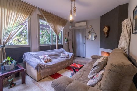 Casa de condomínio à venda com 160m², 2 quartos e 3 vagasSala