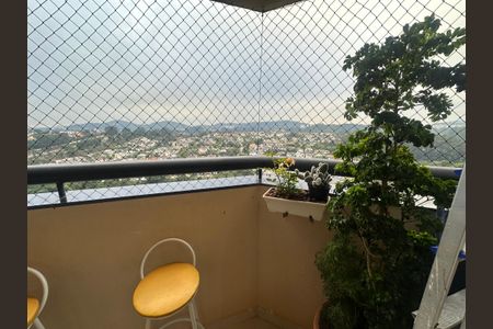 Apartamento à venda com 87m², 3 quartos e 2 vagasVaranda