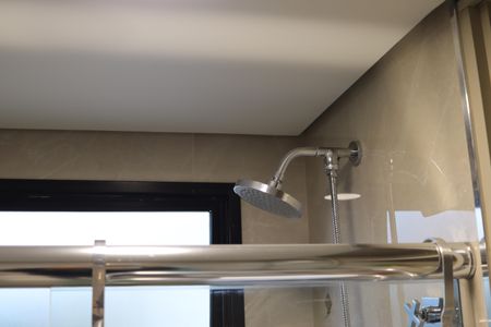 Apartamento à venda com 87m², 3 quartos e 2 vagasChuveiro