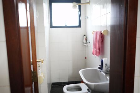 Apartamento para alugar com 500m², 4 quartos e 5 vagasBanheiro de Serviço