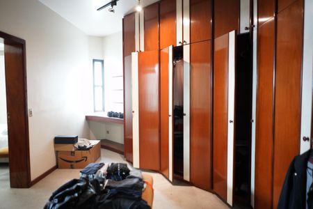 Apartamento para alugar com 500m², 4 quartos e 5 vagasCloset da Suíte 1