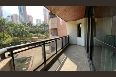 Apartamento para alugar com 500m², 4 quartos e 5 vagas Apartamento para alugar com 500m², 4 quartos e 5 vagasVaranda