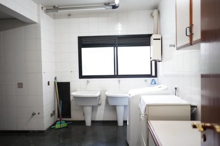 Apartamento para alugar com 500m², 4 quartos e 5 vagasÁrea de Serviço