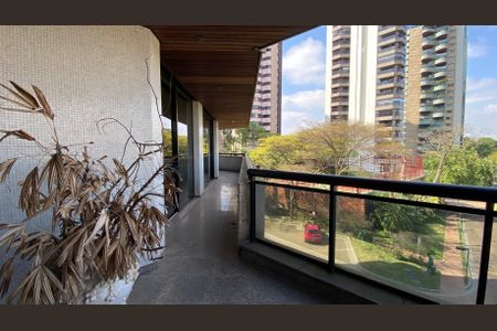 Apartamento para alugar com 500m², 4 quartos e 5 vagas Apartamento para alugar com 500m², 4 quartos e 5 vagasVaranda