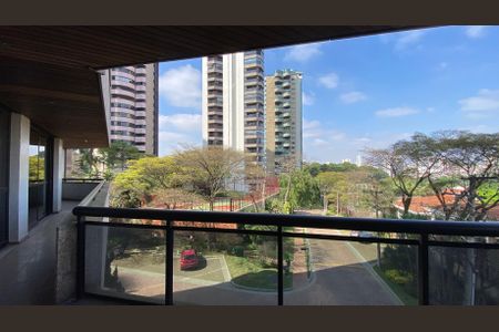 Apartamento para alugar com 500m², 4 quartos e 5 vagas Apartamento para alugar com 500m², 4 quartos e 5 vagasVaranda