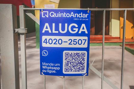 Casa à venda com 140m², 2 quartos e 4 vagas Casa à venda com 140m², 2 quartos e 4 vagasPlaca
