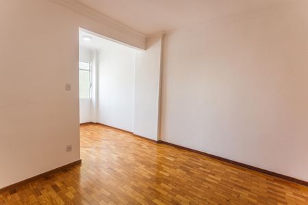 Apartamento à venda com 114m², 3 quartos e sem vaga Apartamento à venda com 114m², 3 quartos e sem vagaSala