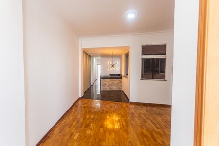 Apartamento à venda com 114m², 3 quartos e sem vaga Apartamento à venda com 114m², 3 quartos e sem vagaSala